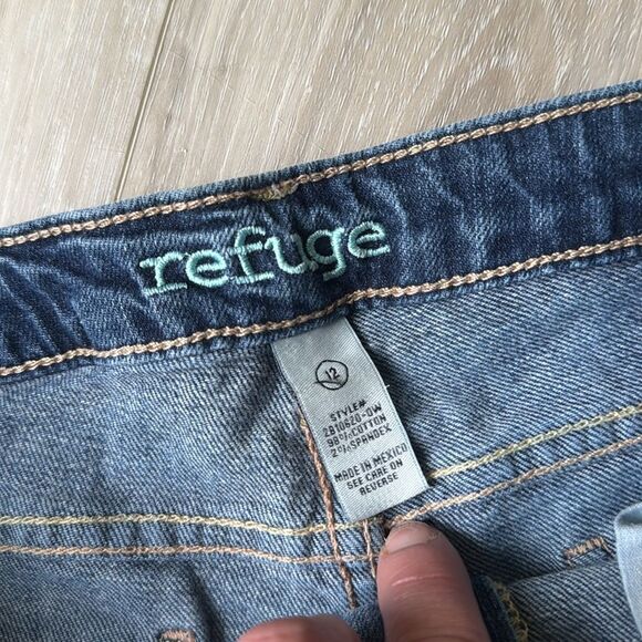 Refuge Cuffed Jean Shorts Size 12 - Picture 4 of 4
